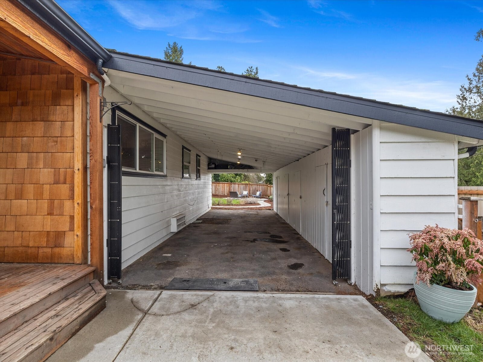 18604 105th Avenue Northeast Bothell, WA 98011 - Photo 3 of 40