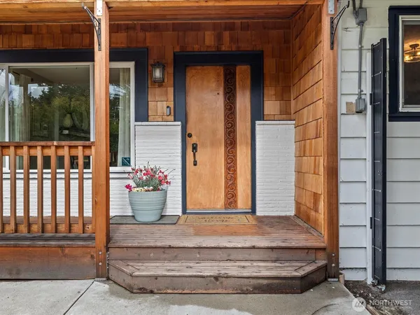 $895,000 | 18604 105th Avenue Northeast, Bothell, WA 98011