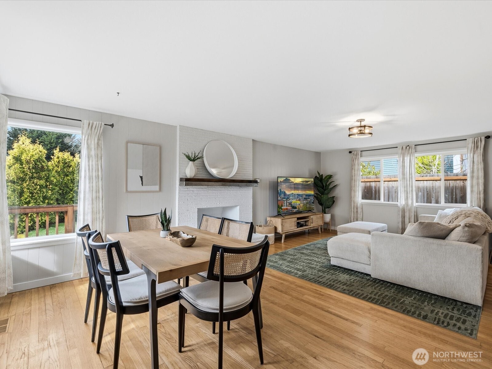 18604 105th Avenue Northeast Bothell, WA 98011 - Photo 9 of 40