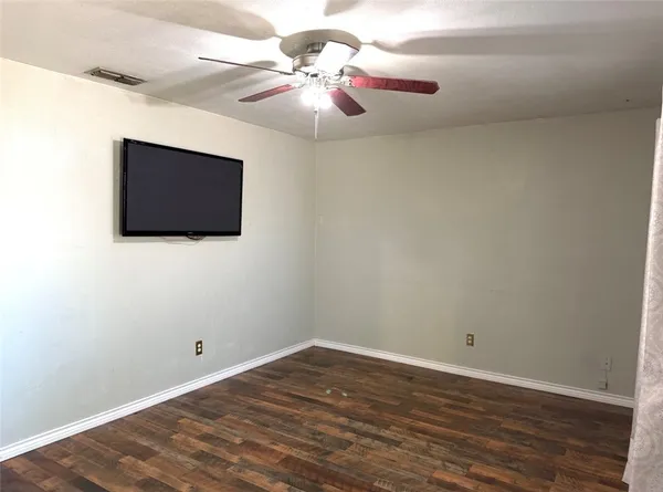 $120,000 | 401 Parklane Street, Freer, TX 78357