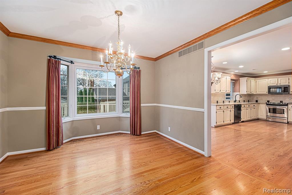 822 Augusta Drive Rochester Hills, MI 48309 - Photo 13 of 35