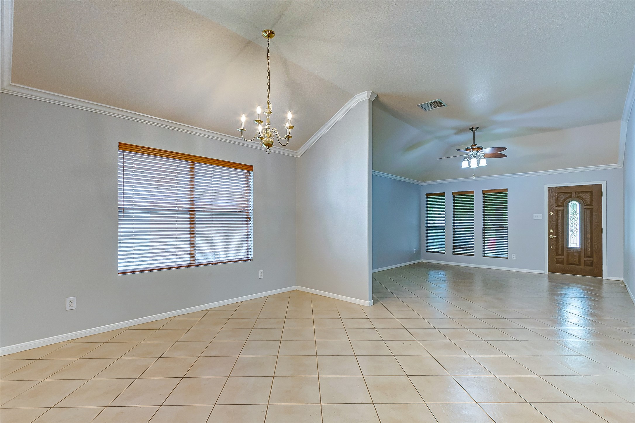 3238 Clipper Winds Way Houston, TX 77084 - Photo 4 of 21 A view of the open concept here.