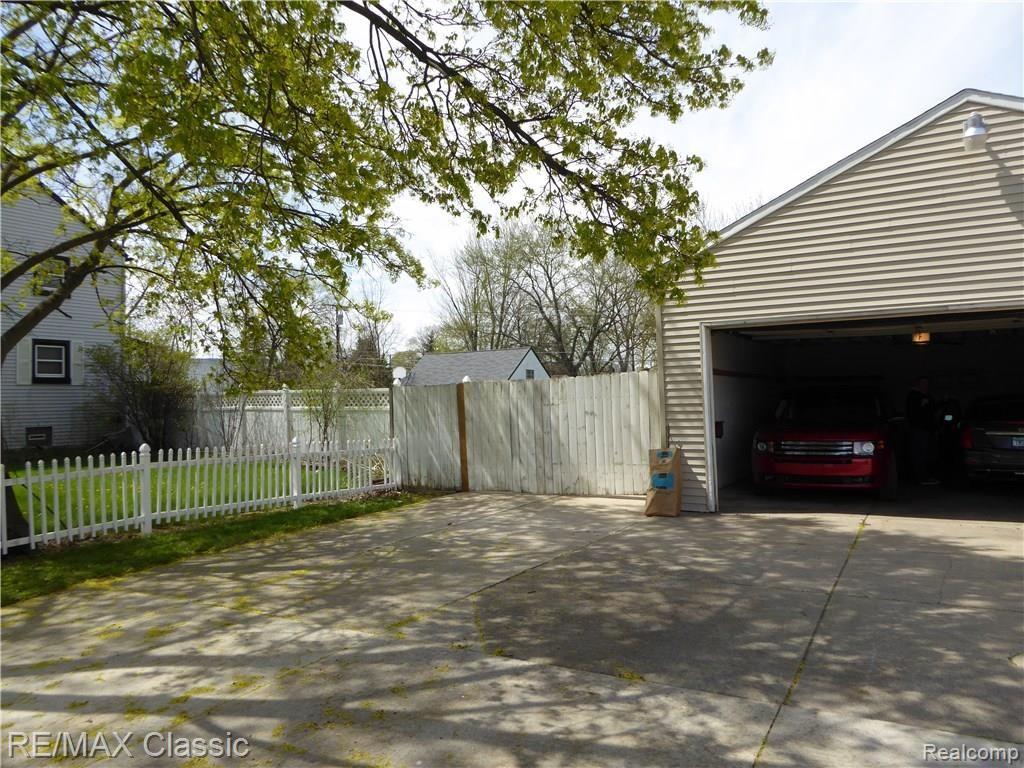15445 Inkster Road Livonia, MI 48154 - Photo 54 of 56
