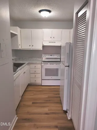 $2,100 | 500 Umstead Drive, Unit A104, Chapel Hill, NC 27516
