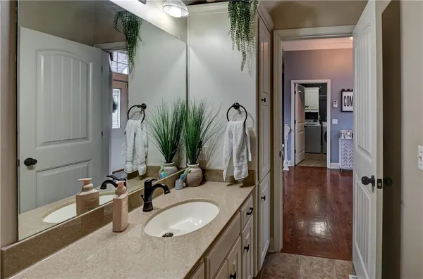 $439,000 | 2901 Wilshire Court, St. Joseph, MO 64506