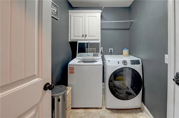 $439,000 | 2901 Wilshire Court, St. Joseph, MO 64506