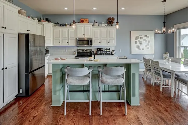 $439,000 | 2901 Wilshire Court, St. Joseph, MO 64506