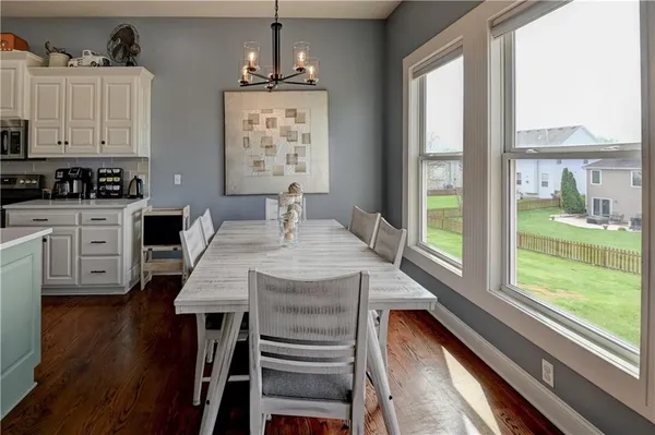 $439,000 | 2901 Wilshire Court, St. Joseph, MO 64506