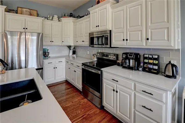 $439,000 | 2901 Wilshire Court, St. Joseph, MO 64506