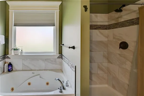 $439,000 | 2901 Wilshire Court, St. Joseph, MO 64506