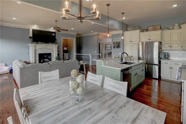 $439,000 | 2901 Wilshire Court, St. Joseph, MO 64506