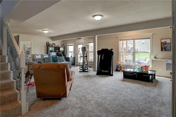 $439,000 | 2901 Wilshire Court, St. Joseph, MO 64506