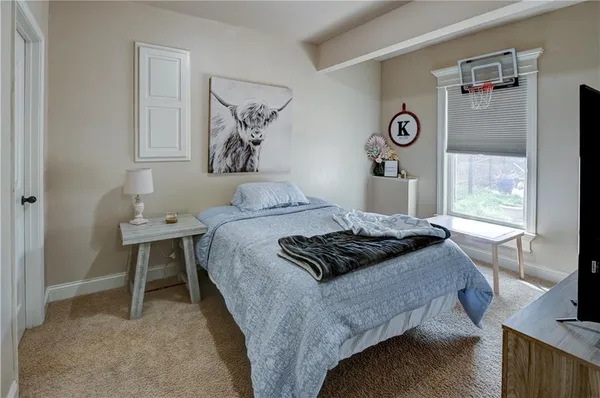 $439,000 | 2901 Wilshire Court, St. Joseph, MO 64506