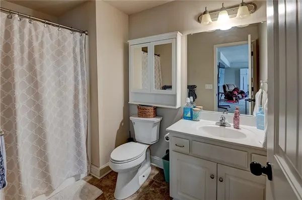 $439,000 | 2901 Wilshire Court, St. Joseph, MO 64506