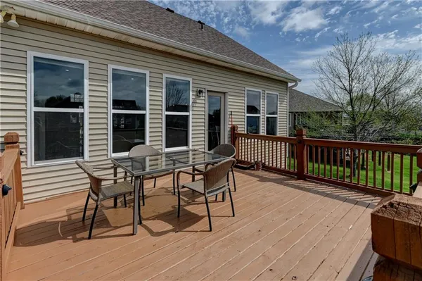 $439,000 | 2901 Wilshire Court, St. Joseph, MO 64506