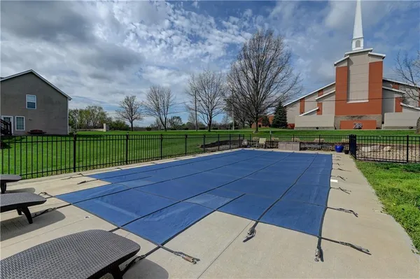 $439,000 | 2901 Wilshire Court, St. Joseph, MO 64506