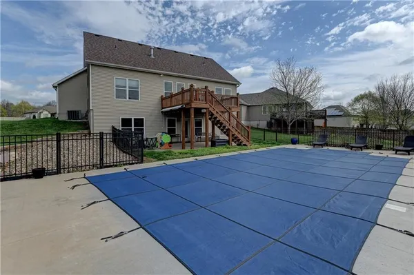 $439,000 | 2901 Wilshire Court, St. Joseph, MO 64506