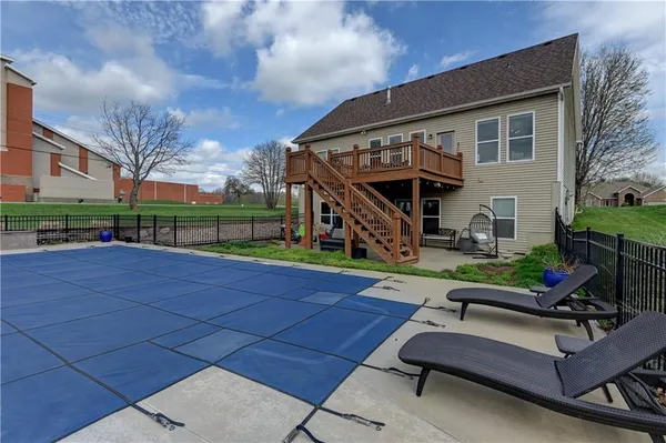 $439,000 | 2901 Wilshire Court, St. Joseph, MO 64506