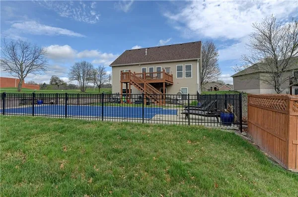 $439,000 | 2901 Wilshire Court, St. Joseph, MO 64506