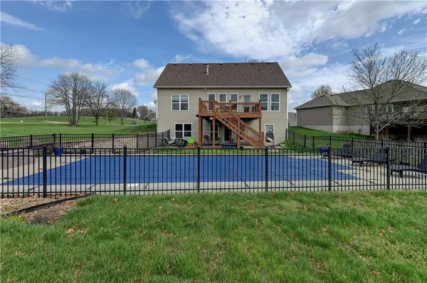 $439,000 | 2901 Wilshire Court, St. Joseph, MO 64506