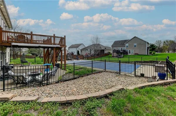 $439,000 | 2901 Wilshire Court, St. Joseph, MO 64506