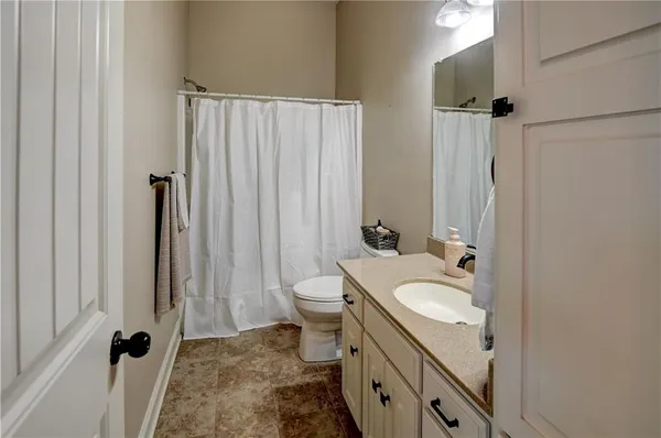 $439,000 | 2901 Wilshire Court, St. Joseph, MO 64506