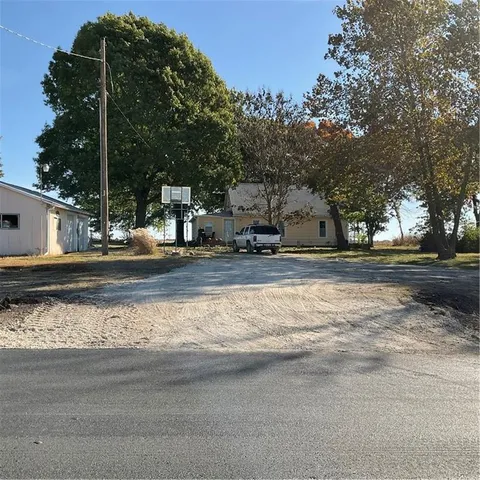 $385,000 | 9960 West K68 Highway, Louisburg, KS 66053