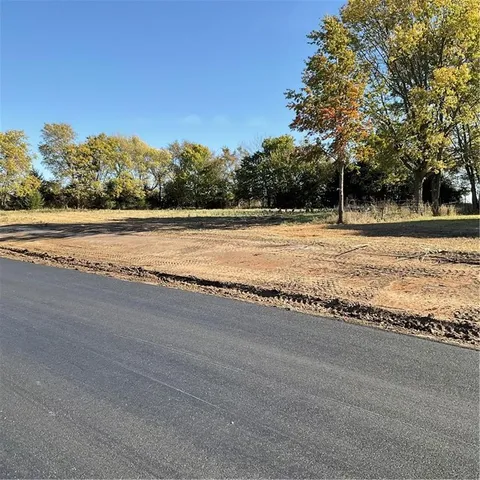 $385,000 | 9960 West K68 Highway, Louisburg, KS 66053