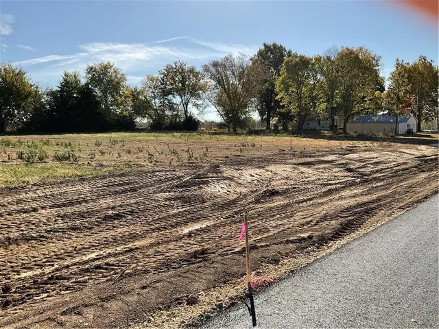 $385,000 | 9960 West K68 Highway, Louisburg, KS 66053