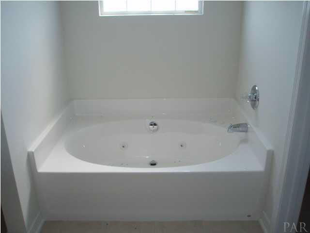 2236 Liberty Loop Road, Unit 17D Cantonment, FL 32533 - Photo 9 of 12 Gallery Image 9