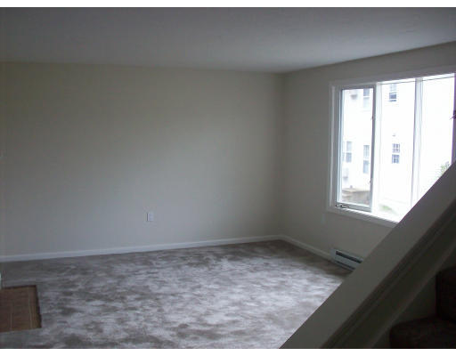 10 Plantation Road, Unit 10 Oxford, MA 01540 - Photo 12 of 17 Gallery Image 12