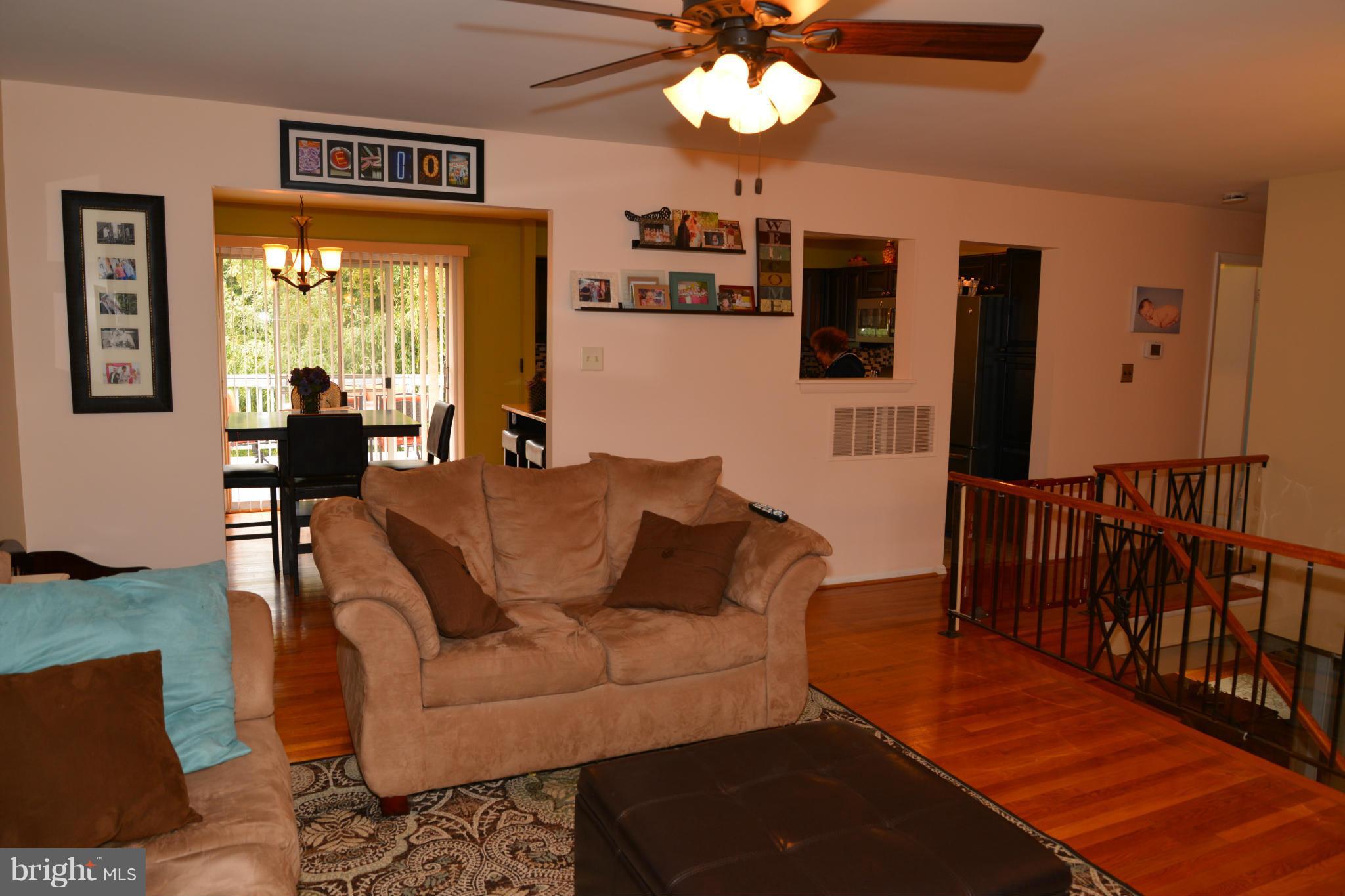 304 Cherry Chapel Road Reisterstown, MD 21136 - Photo 6 of 25 Living Room