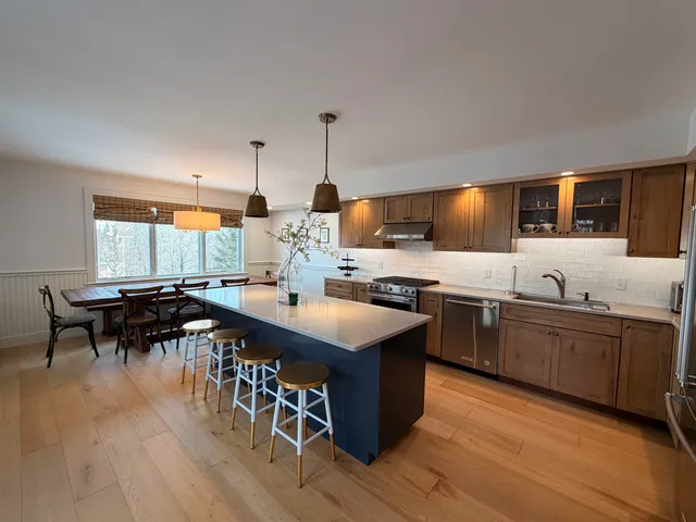 $924,900 | 20 Fore Seasons Drive, Unit 2, Wilmington, VT 05363