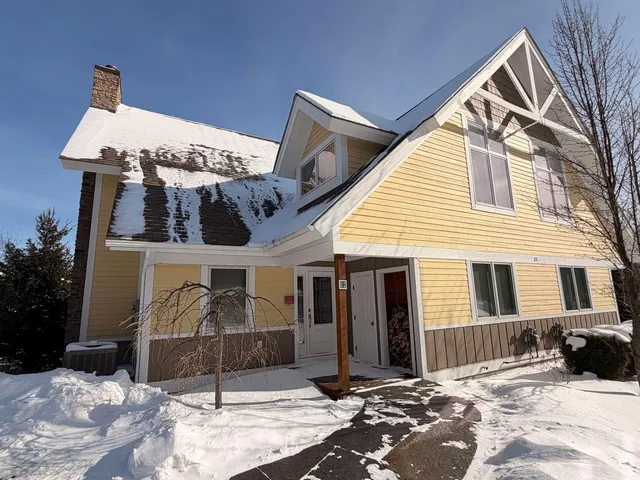 $924,900 | 20 Fore Seasons Drive, Unit 2, Wilmington, VT 05363