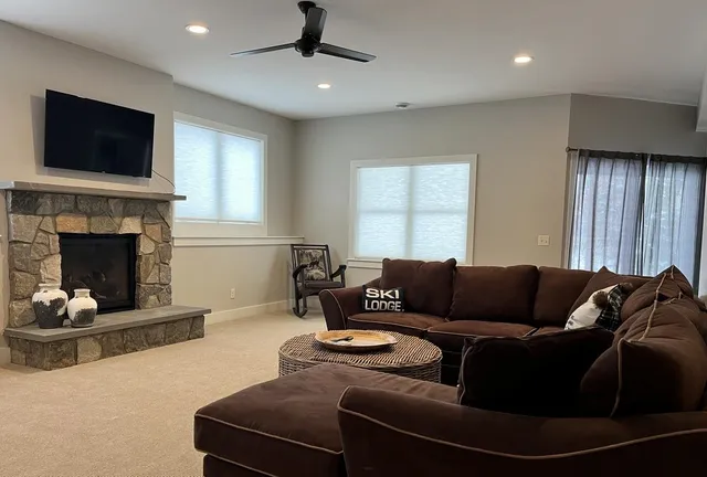 $924,900 | 20 Fore Seasons Drive, Unit 2, Wilmington, VT 05363