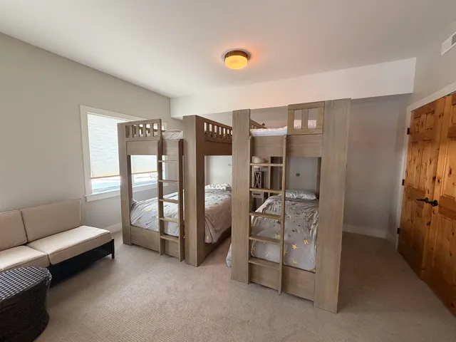 $924,900 | 20 Fore Seasons Drive, Unit 2, Wilmington, VT 05363