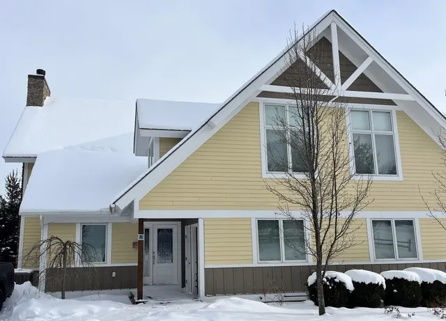 $924,900 | 20 Fore Seasons Drive, Unit 2, Wilmington, VT 05363