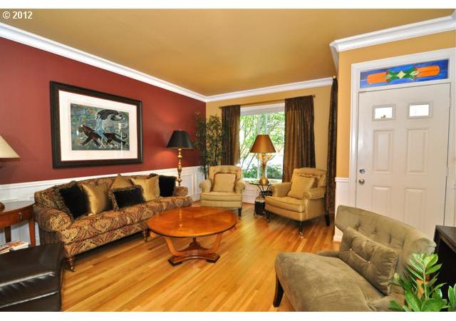 5202 Southwest View Point Terrace Portland, OR 97239 - Photo 2 of 16