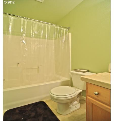 5202 Southwest View Point Terrace Portland, OR 97239 - Photo 15 of 16