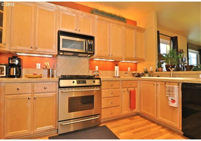 5202 Southwest View Point Terrace Portland, OR 97239 - Photo 4 of 16