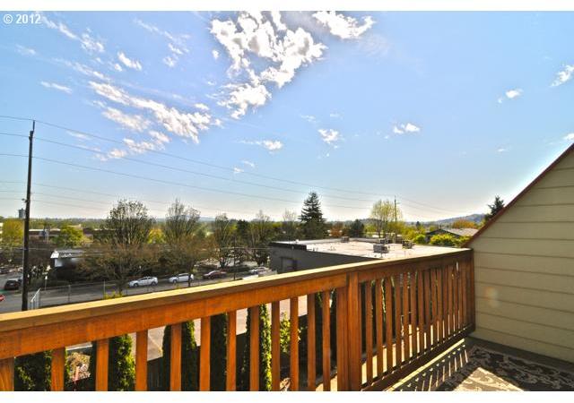 5202 Southwest View Point Terrace Portland, OR 97239 - Photo 9 of 16