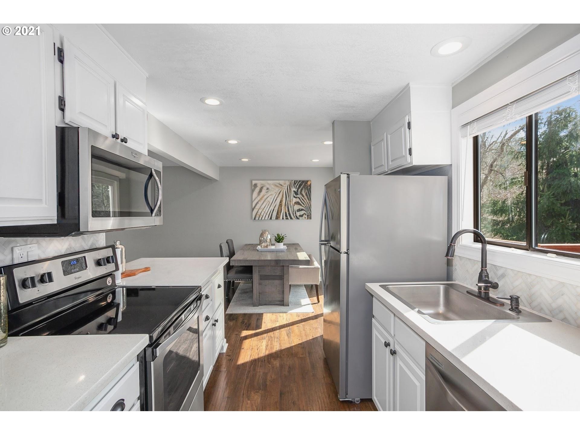 12340 Northwest McDaniel Road, Unit 9 Portland, OR 97229 - Photo 11 of 28 Gallery Image 11