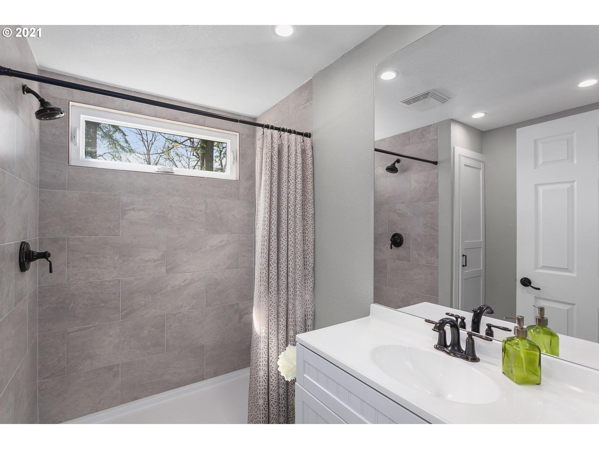 12340 Northwest McDaniel Road, Unit 9 Portland, OR 97229 - Photo 12 of 28 Gallery Image 12