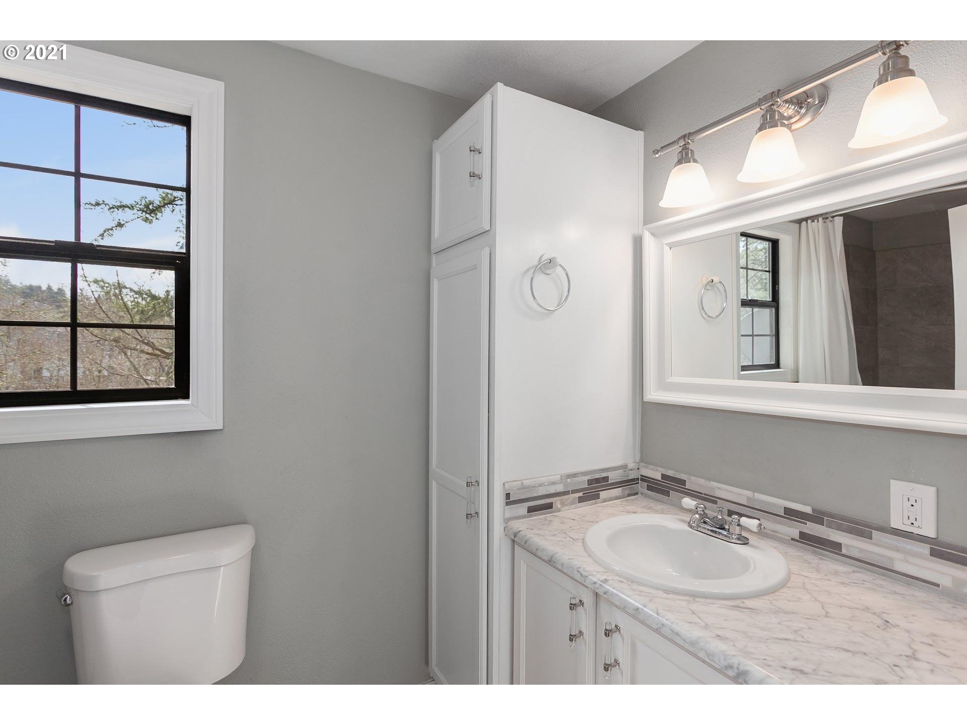 12340 Northwest McDaniel Road, Unit 9 Portland, OR 97229 - Photo 16 of 28 Gallery Image 16