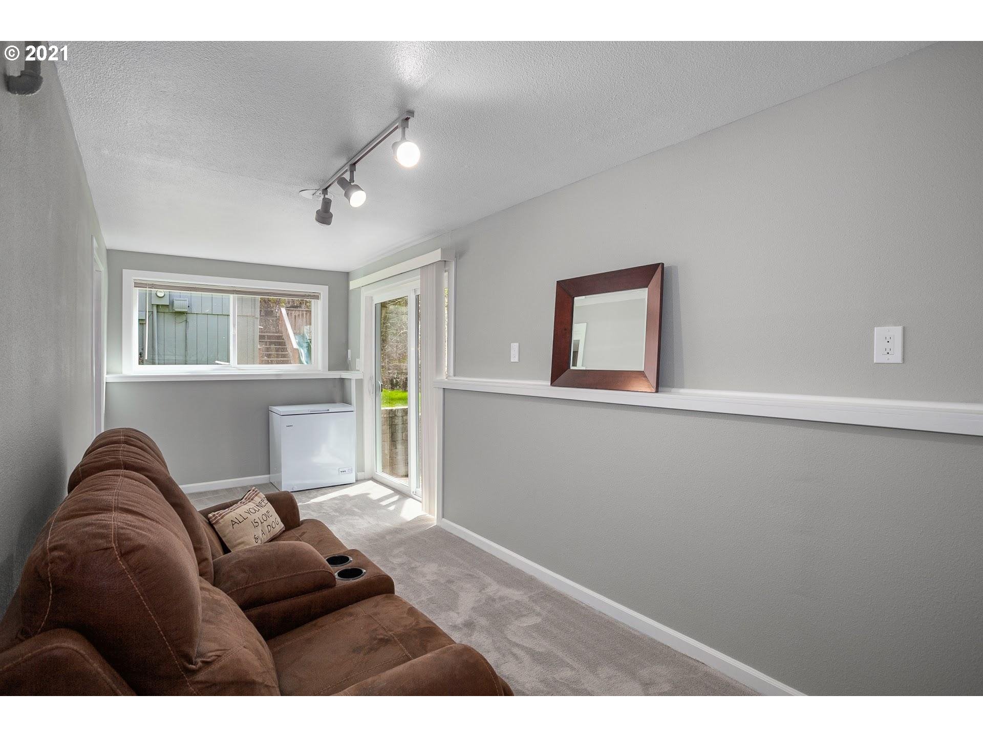 12340 Northwest McDaniel Road, Unit 9 Portland, OR 97229 - Photo 23 of 28 Gallery Image 23