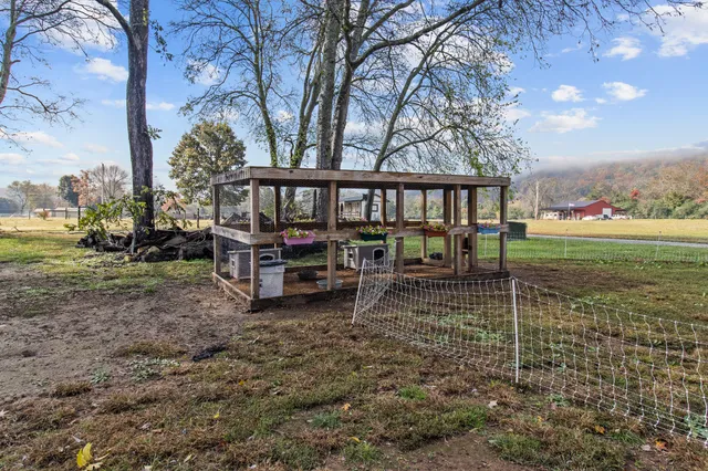 $425,000 | 2559 West Valley Road, Dunlap, TN 37327