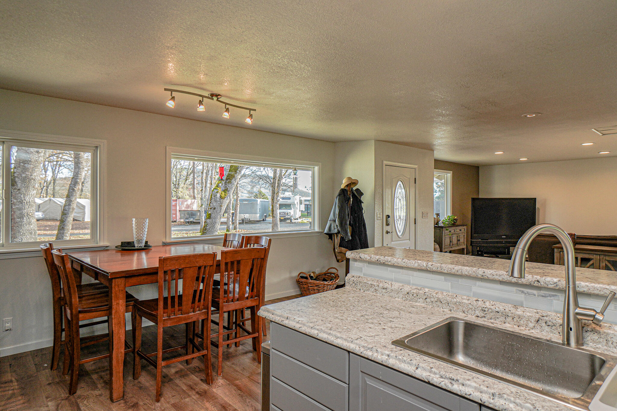 10699 Meadows Road White City, OR 97503 - Photo 36 of 47 DSC00489