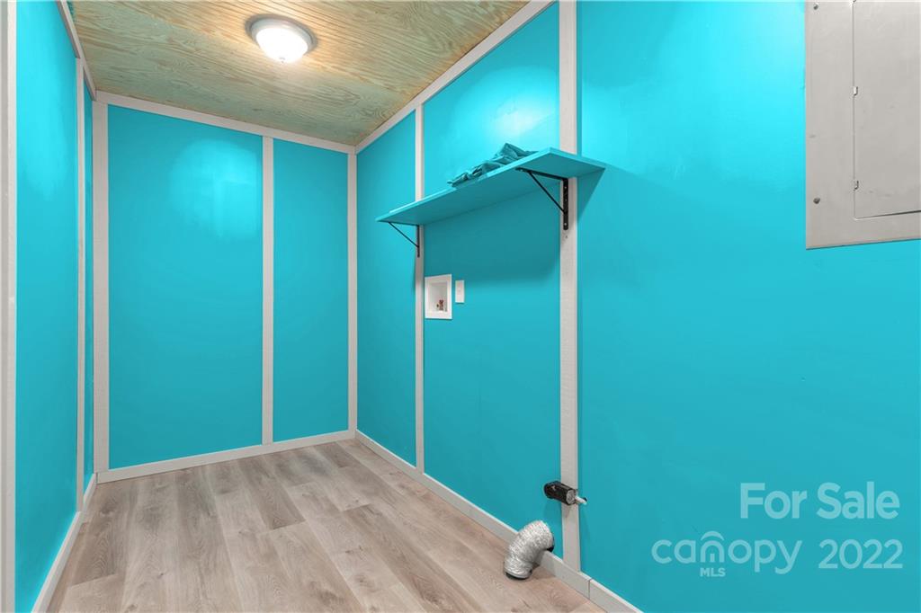 1909 John Everall Road Lancaster, SC 29720 - Photo 11 of 32 a view of a hallway with entryway