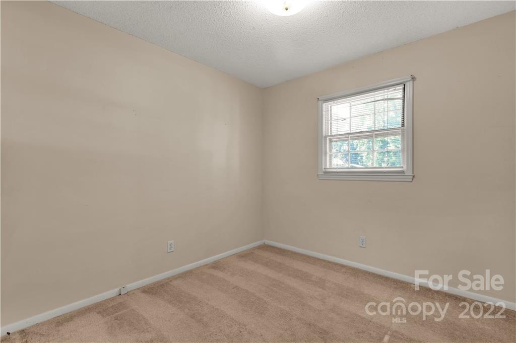 1909 John Everall Road Lancaster, SC 29720 - Photo 12 of 32 an empty room with a window