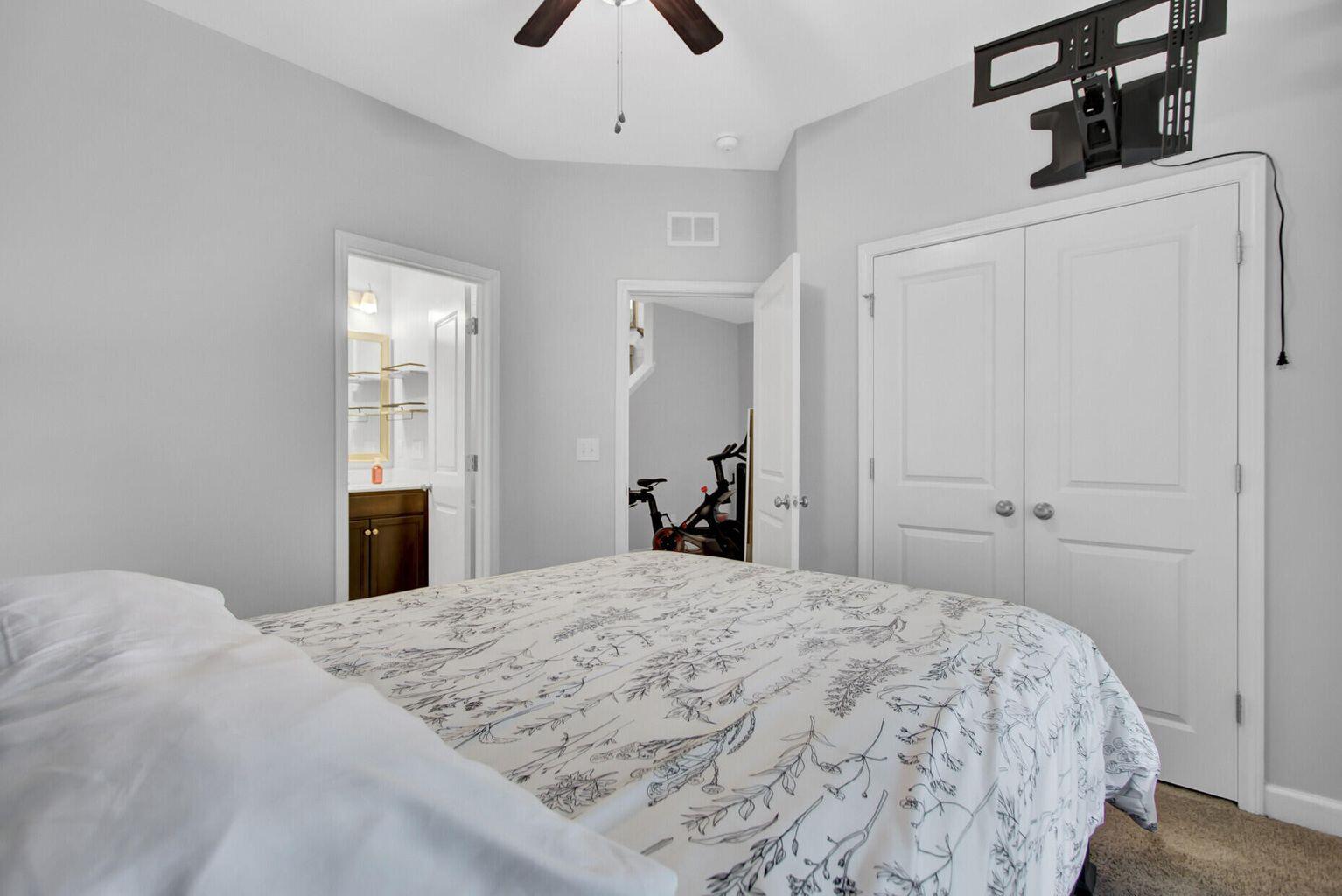 1550 Moss Spring Road Mount Pleasant, SC 29466 - Photo 10 of 43 20250613152927660937000000-o